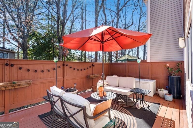 LAKEVIEW AT DUNWOODY SPRINGS - Residential