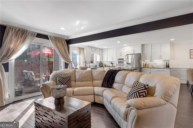 LAKEVIEW AT DUNWOODY SPRINGS - Residential