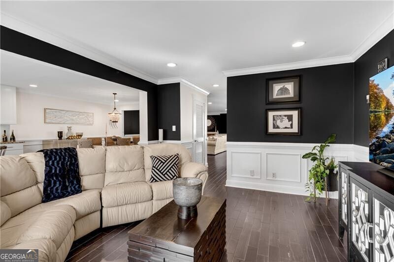 LAKEVIEW AT DUNWOODY SPRINGS - Residential