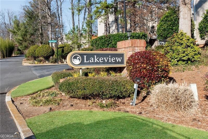 LAKEVIEW AT DUNWOODY SPRINGS - Residential