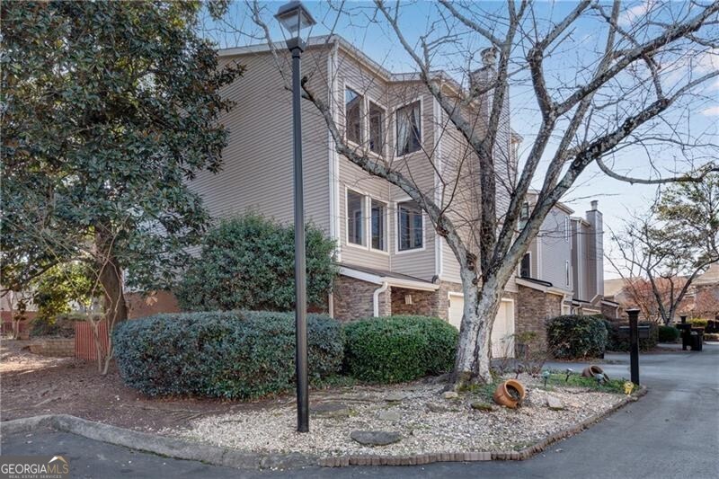 LAKEVIEW AT DUNWOODY SPRINGS - Residential