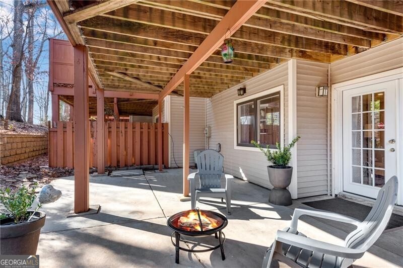 LAKEVIEW AT DUNWOODY SPRINGS - Residential