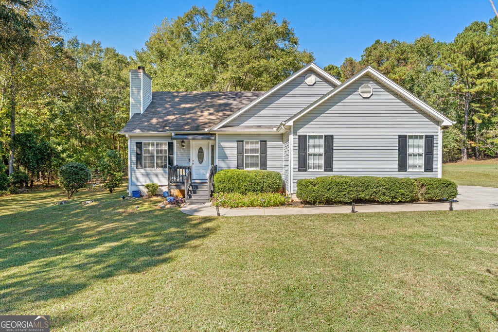 Photo of 95 Otara Woods Drive, Newnan, GA 30263 (MLS # 10877080)