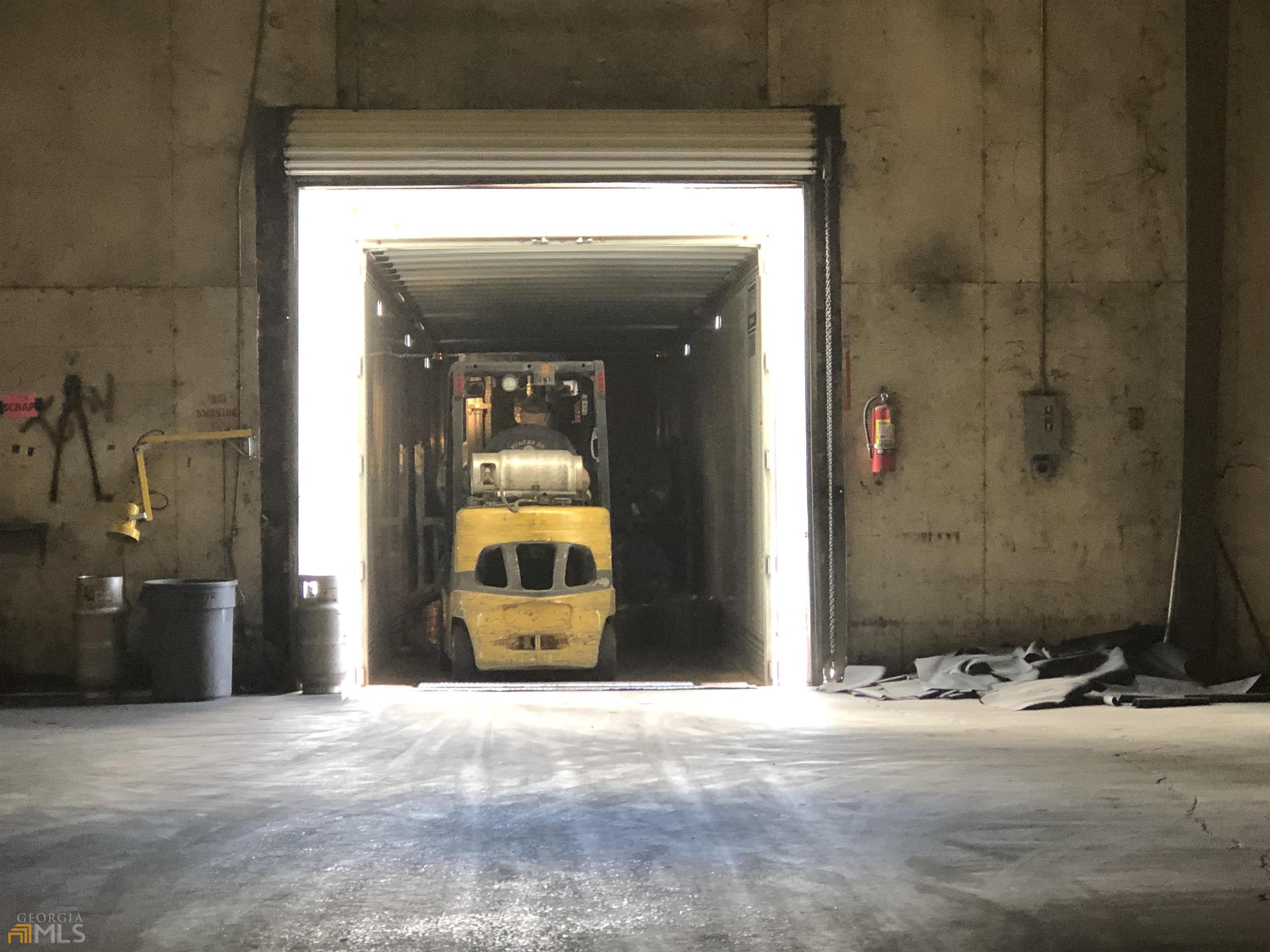 Summit Distributing - Commercial Sale