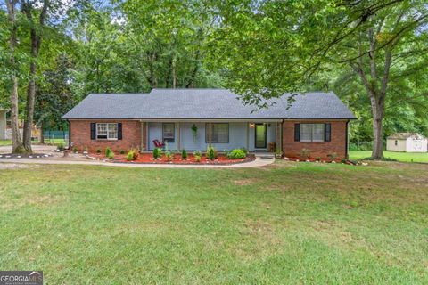 Photo of 232 CLARKDELL Drive, Stockbridge, GA 30281 (MLS # 10657969)