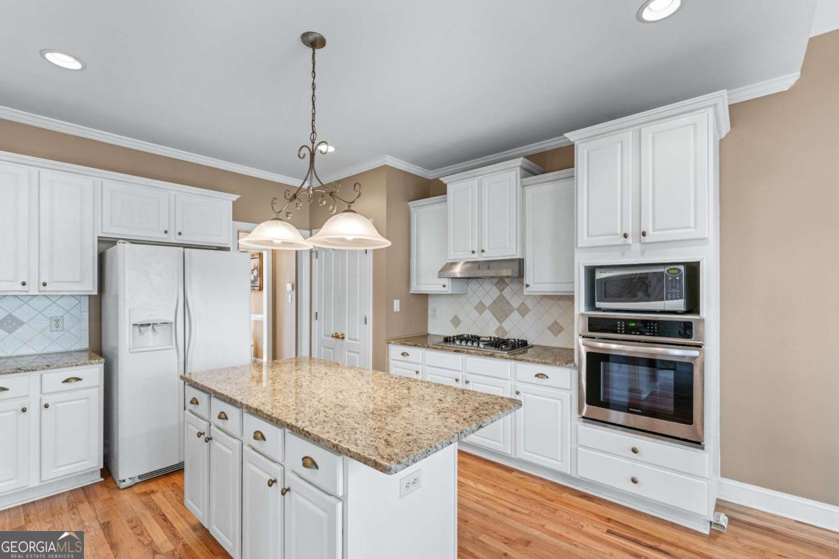 994 Fairview Club CIR
