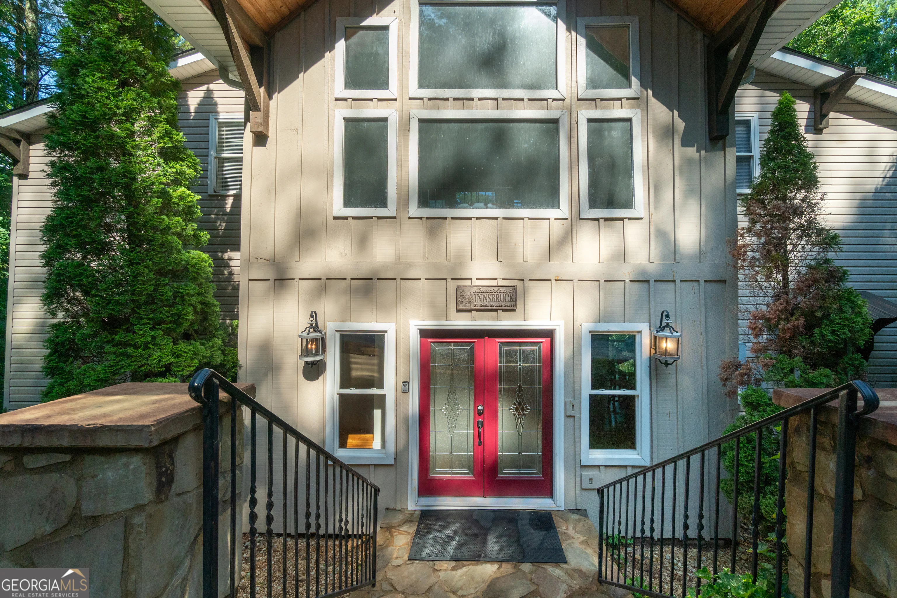 81 Dach Bruecke Gasse, Helen, GA, 30545