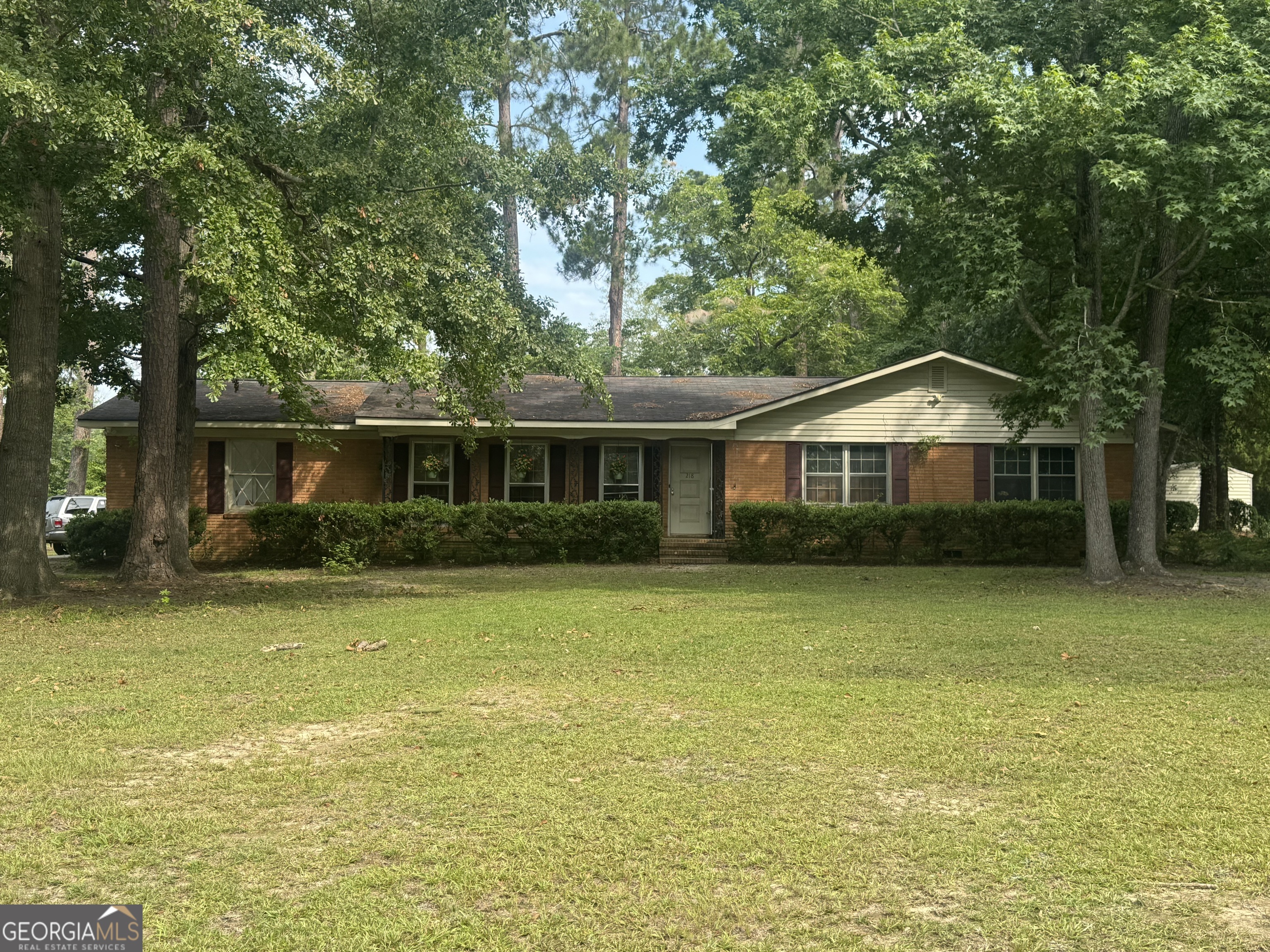 BRICK BEAUTY CLOSE TO THE HEART OF THE CITY!!! This 3/2 offers in town convenience, a large yard on a corner lot, close to schools, shopping, and entertainment. Currently tenant occupied, month to month. (Showings should be scheduled 24 hours in advance)