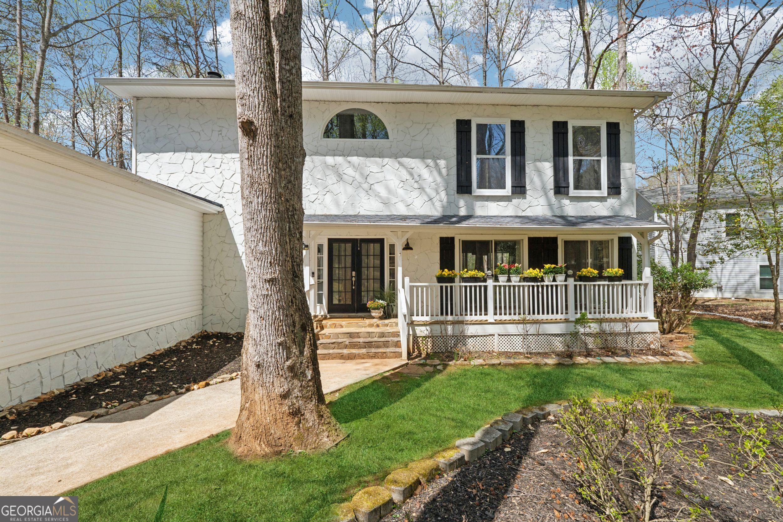 8012 Beachwood DR