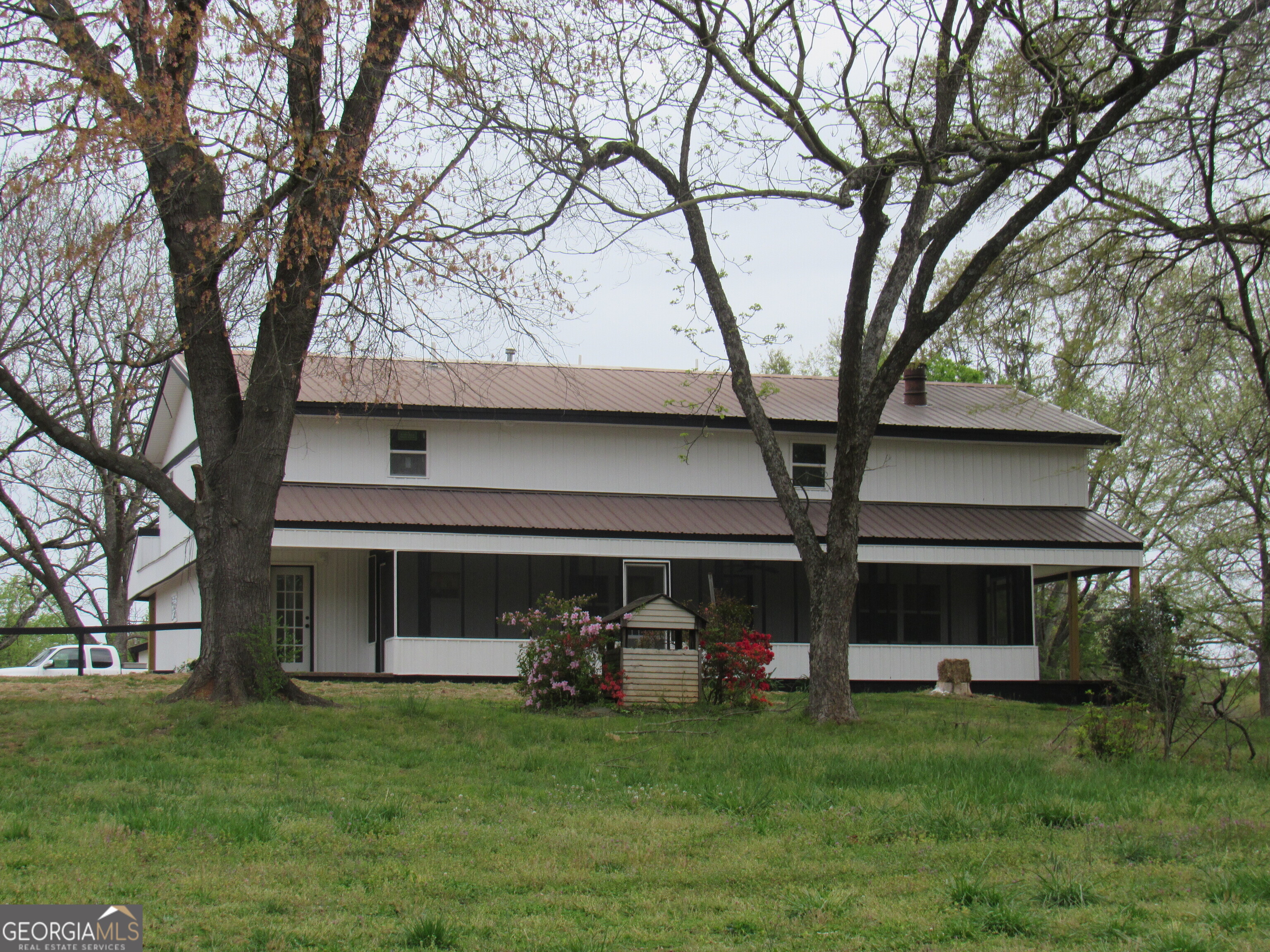 8606 Holly Springs RD