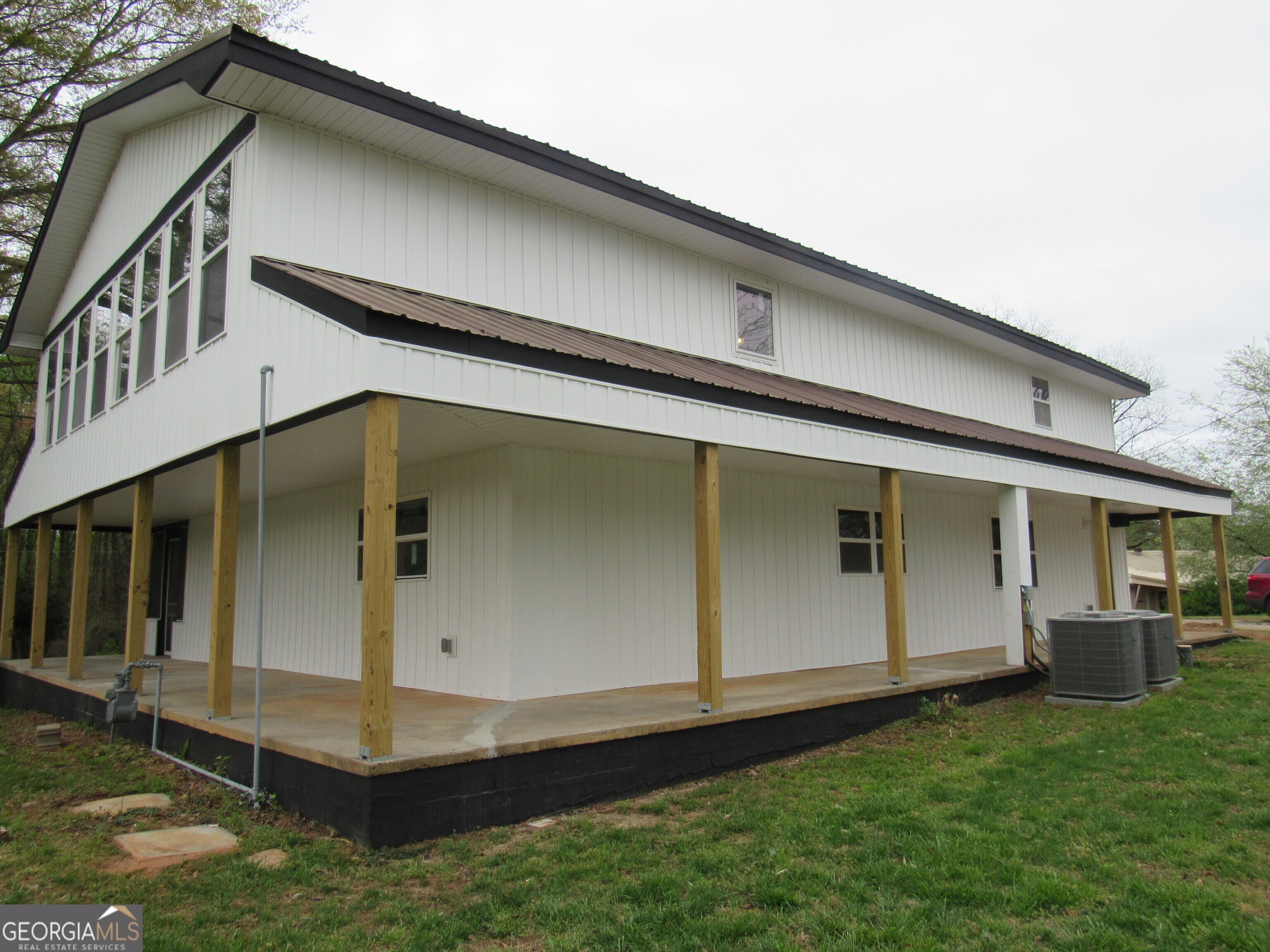 8606 Holly Springs RD