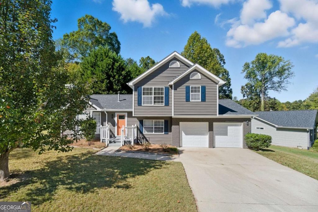Photo of 2120 Briar Glen Lane SW, Atlanta, GA 30331 (MLS # 10629858)