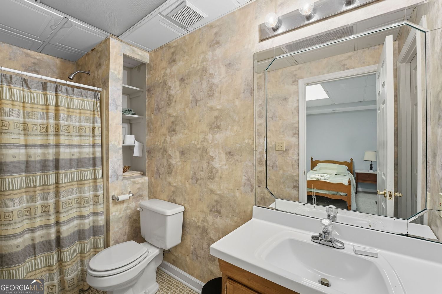 LANIER COUNTRY CLUB ESTATES - Residential