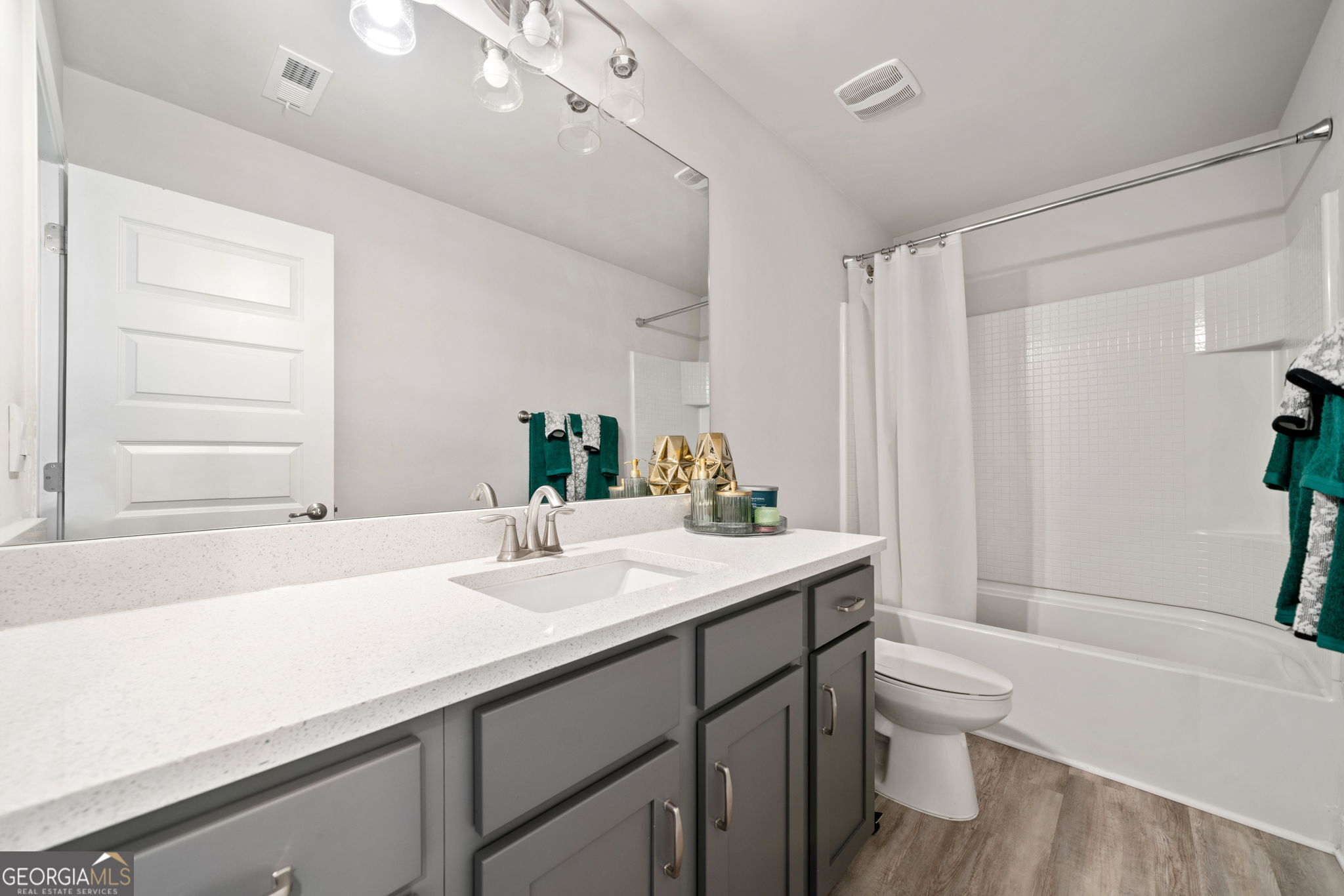 Dawsonville, Georgia 30534, United States, 5 Bedrooms Bedrooms, ,4 BathroomsBathrooms,Residential,Active,105451