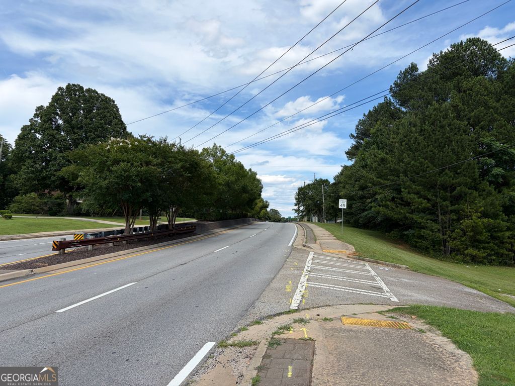 Photo of 2370 Highway 138 E, Jonesboro, GA 30236 (MLS # 10792526)