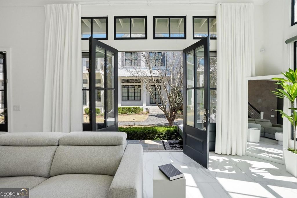 Photo of 11650 Folia Circle, Alpharetta, GA 30005 (MLS # 10728081)