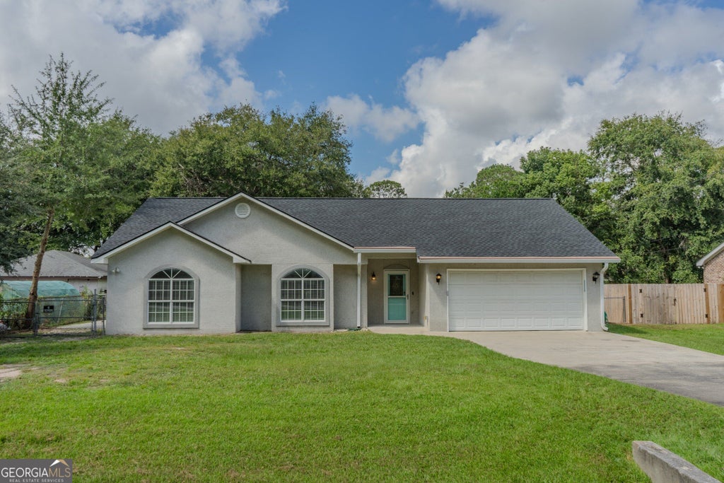 Photo of 303 Ethridge Drive, Brunswick, GA 31525 (MLS # 10852964)