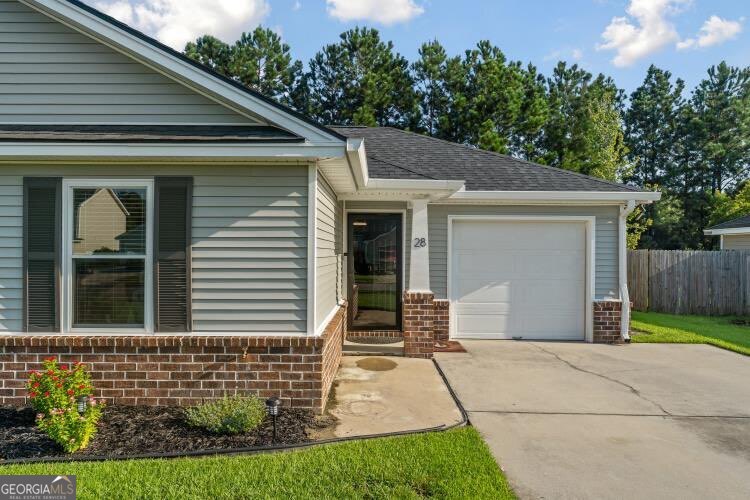 28 Twin Oaks PL