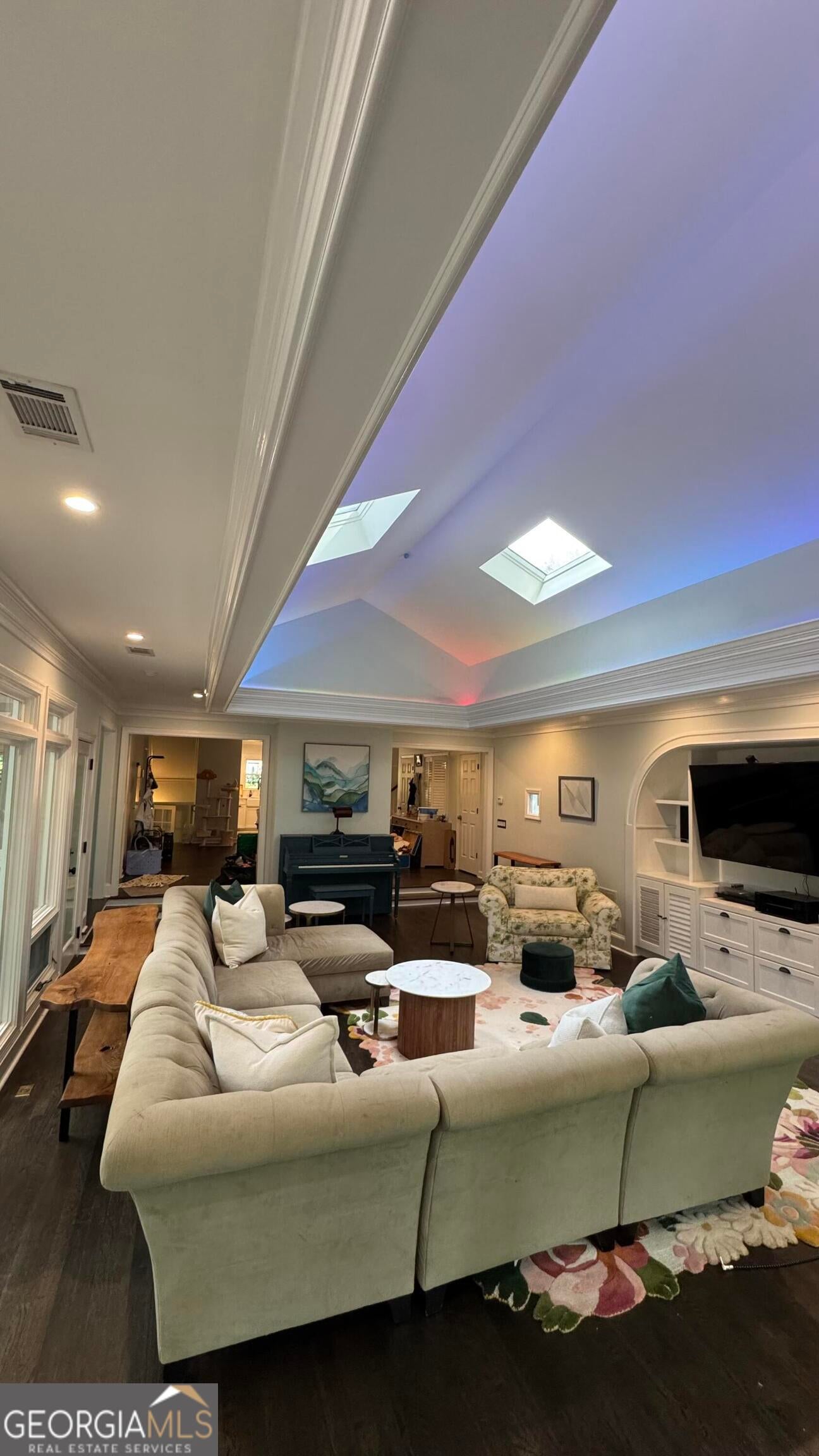 310 Woodlake CT
