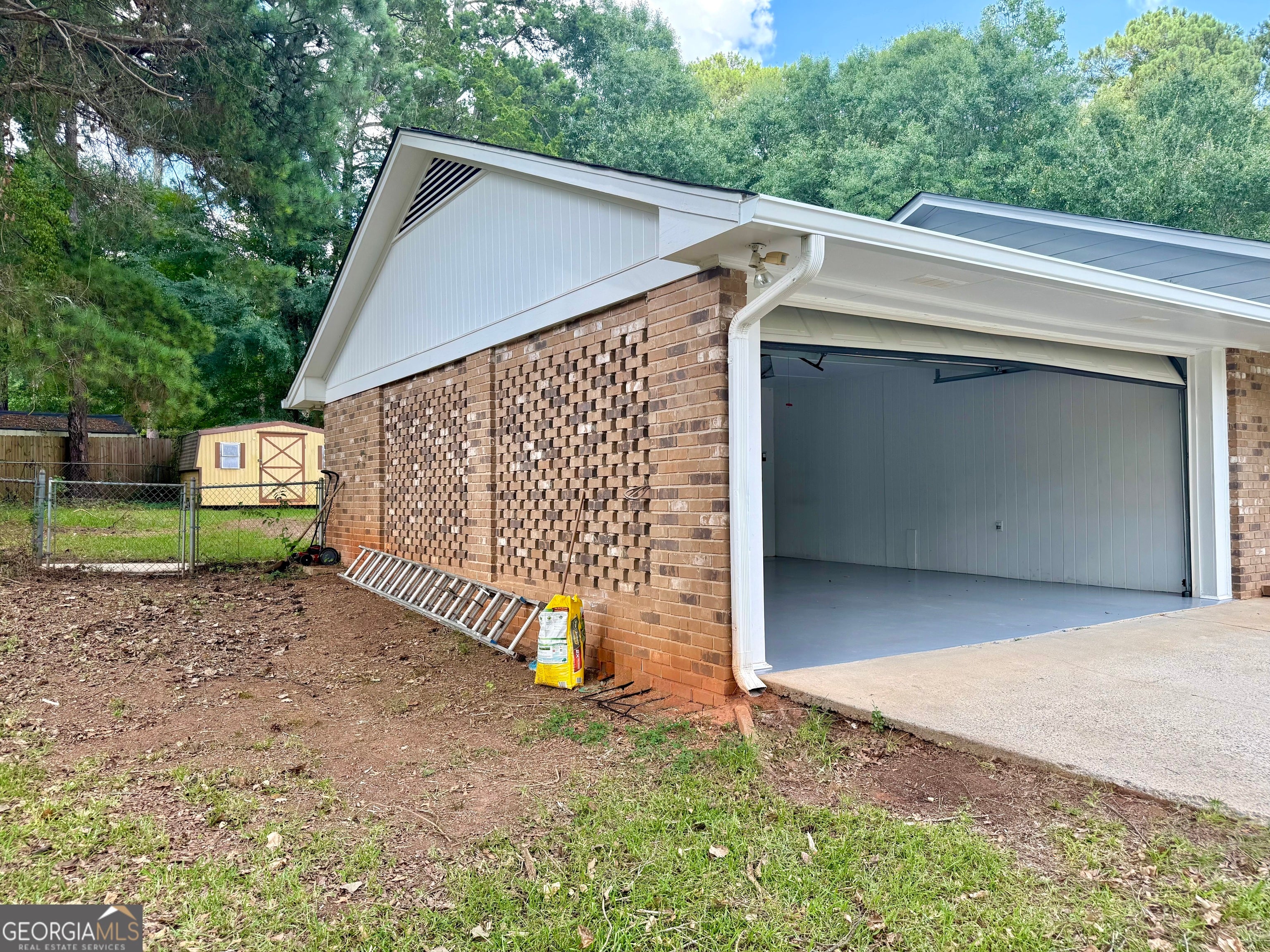 280 Davis ST