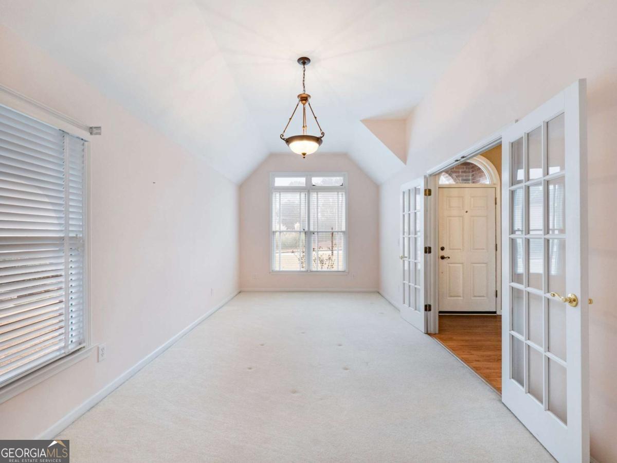 894 Fairview Club CIR