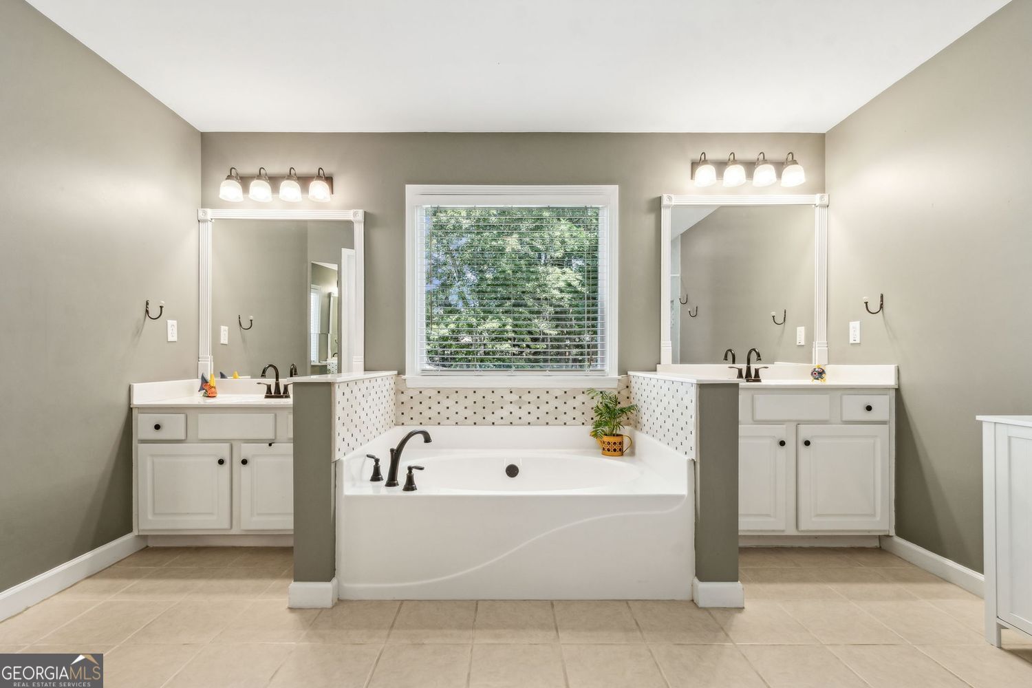 Bethlehem, Georgia 30620, United States, 4 Bedrooms Bedrooms, ,4 BathroomsBathrooms,Residential,Active,203841