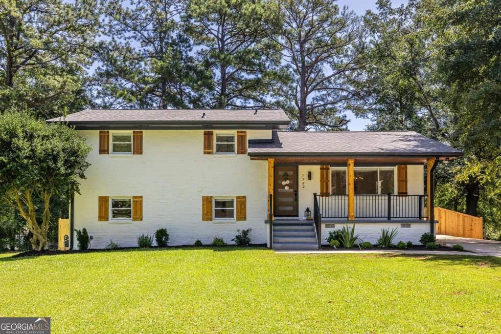 Photo of 1762 Gretna Green Way, Decatur, GA 30035 (MLS # 10830096)