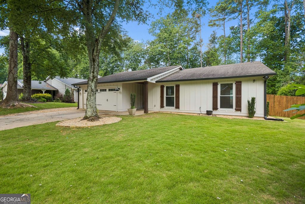 Photo of 10760 Indian Village Drive, Alpharetta, GA 30022 (MLS # 10802924)