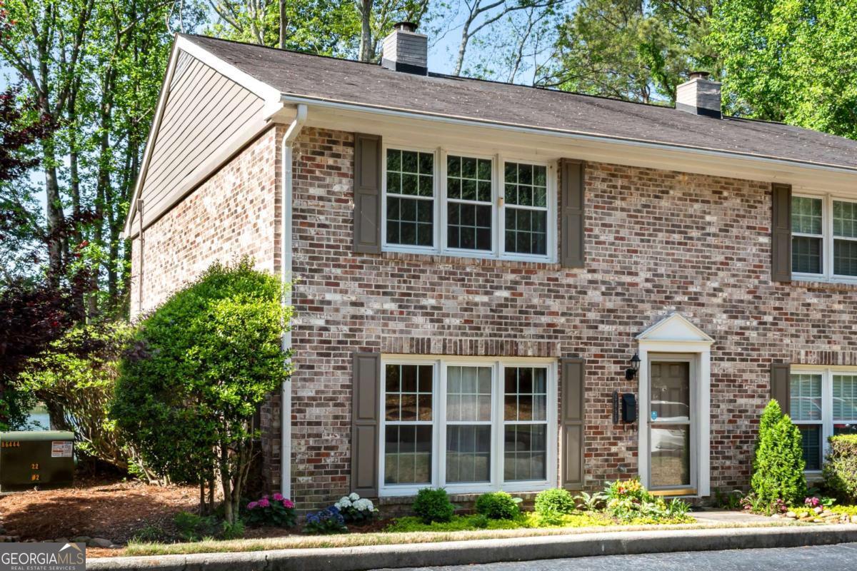 2495 Northlake CT NE