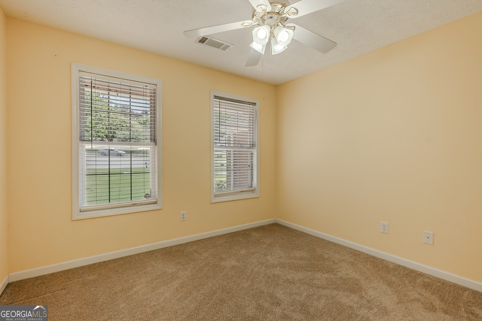 Vinnys Lake - Residential