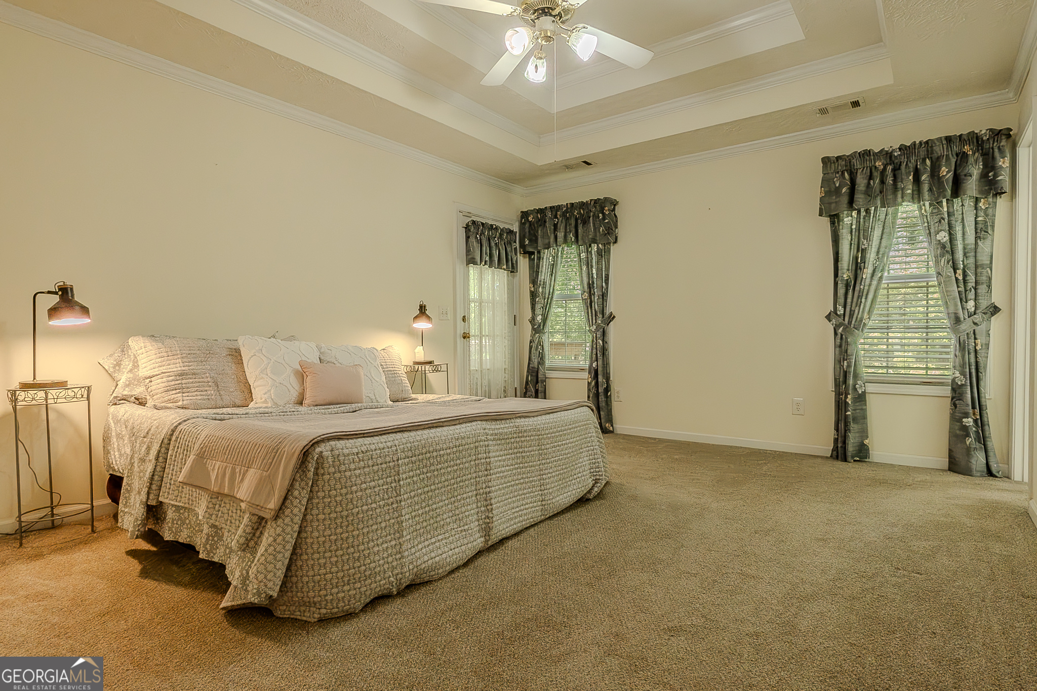 Vinnys Lake - Residential