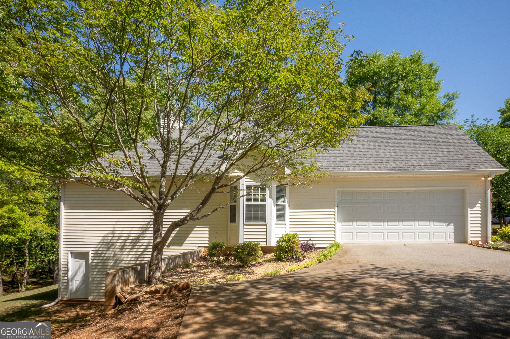 Vinnys Lake - Residential