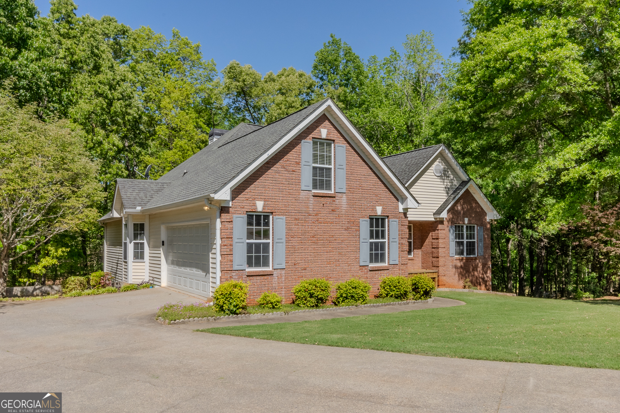 Vinnys Lake - Residential