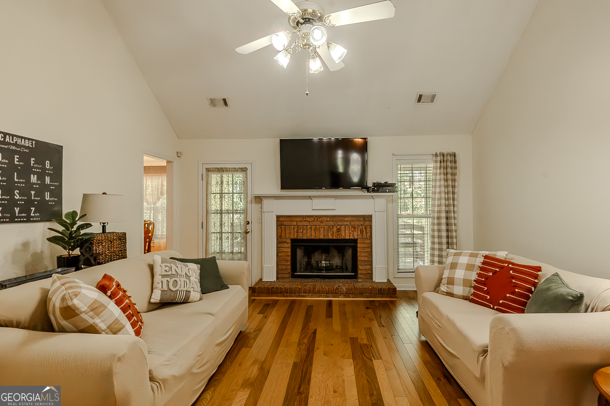 Vinnys Lake - Residential