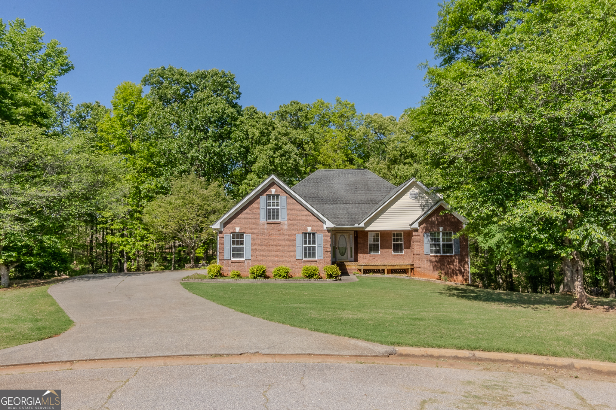 Vinnys Lake - Residential