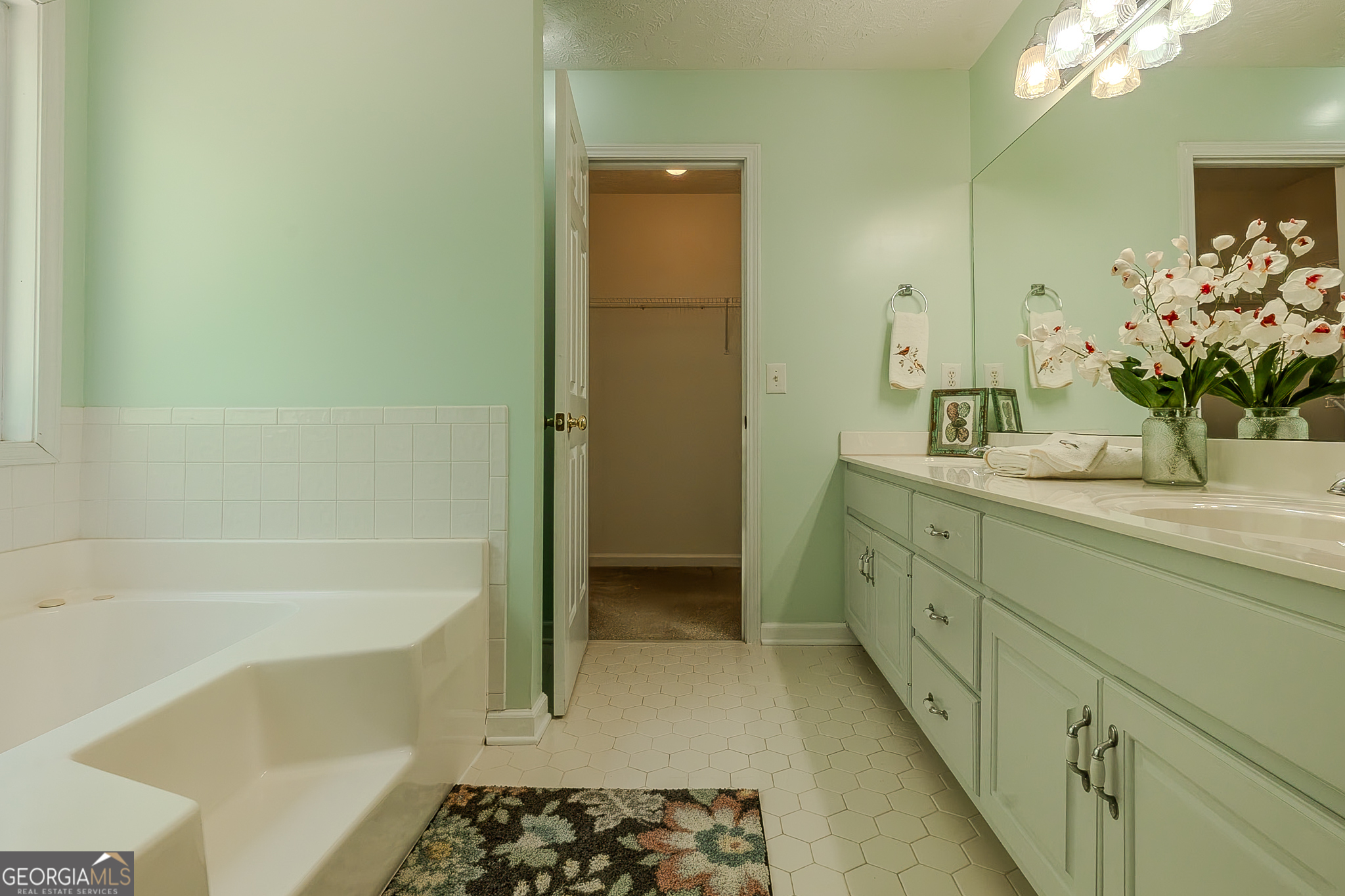 Vinnys Lake - Residential