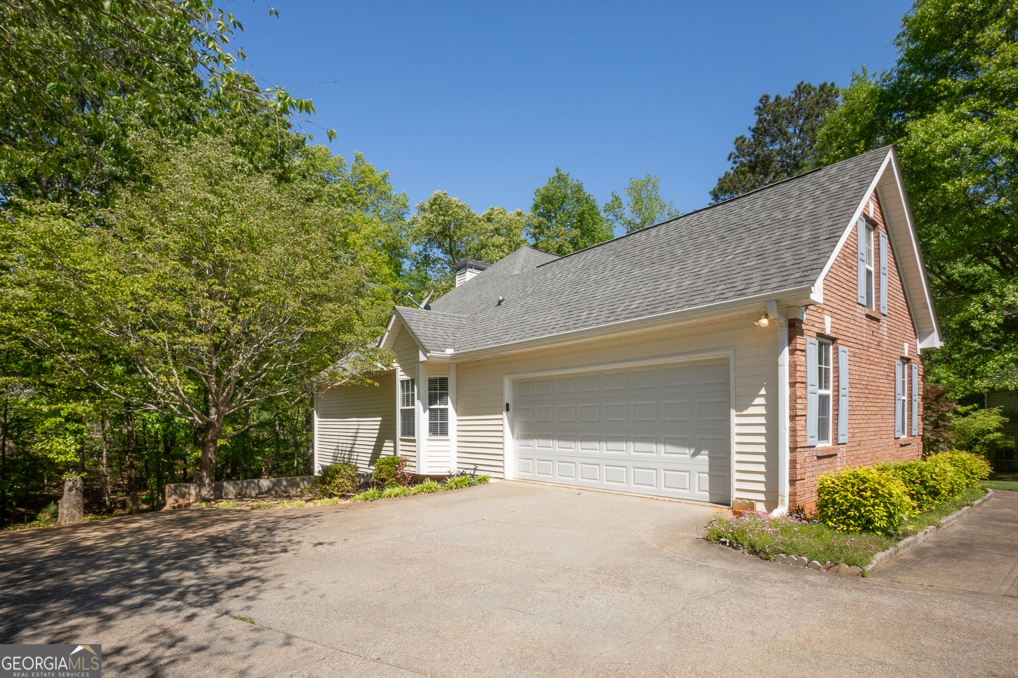 Vinnys Lake - Residential