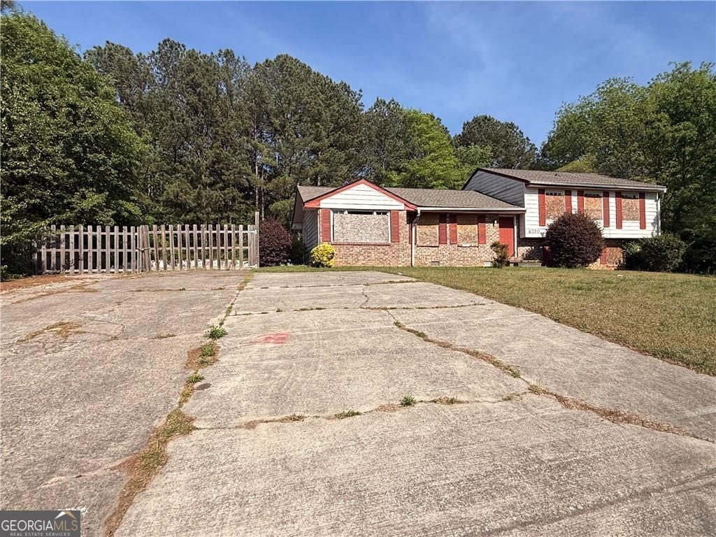 6750 Maddox RD