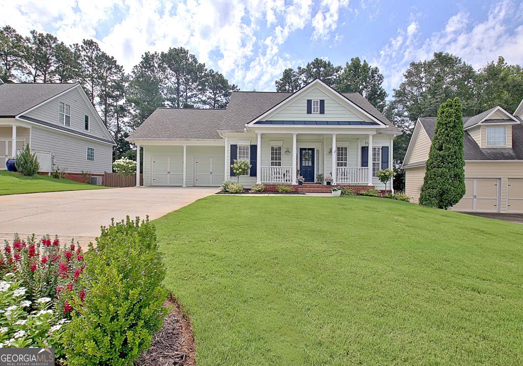 Photo of 203 Albemarle Lane, Peachtree City, GA 30269 (MLS # 10826682)