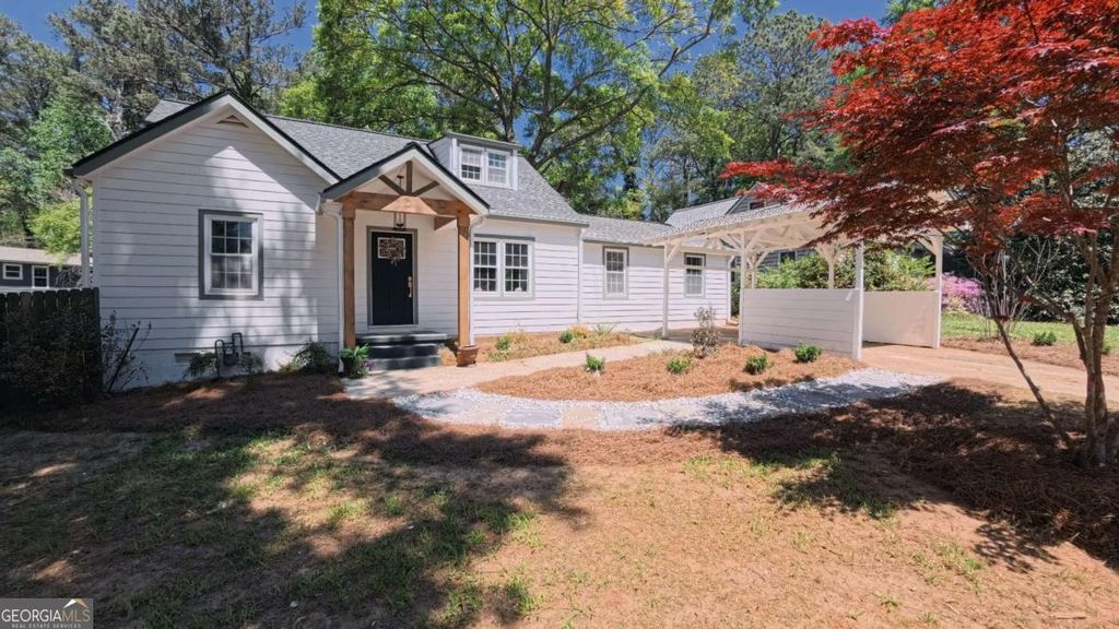 Photo of 2402 Lancelot Drive, Decatur, GA 30033 (MLS # 10730610)