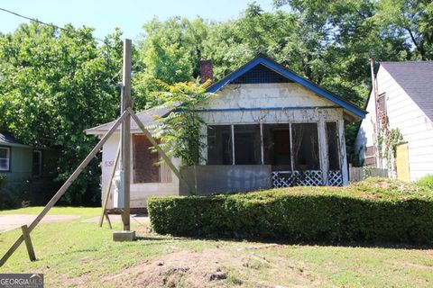 Photo of 558 Fletcher Street SW, Atlanta, GA 30310 (MLS # 10780328)