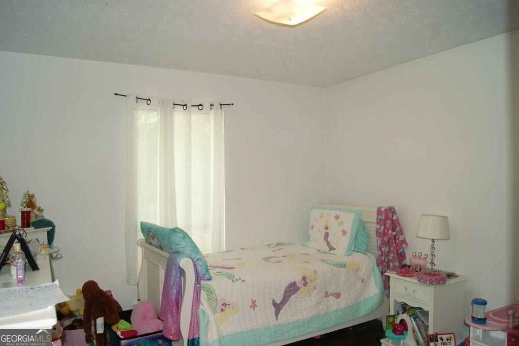 Long Indian Creek - Residential Lease