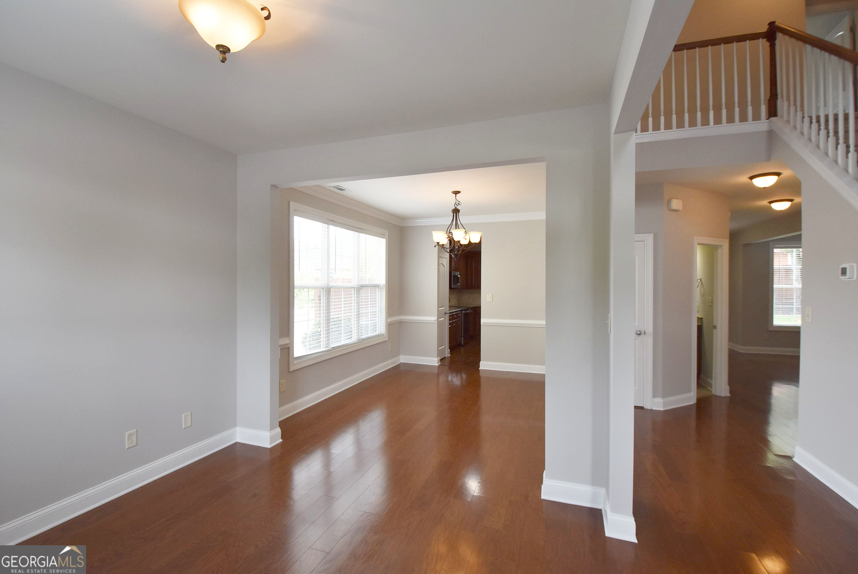 613 Blackburn LN
