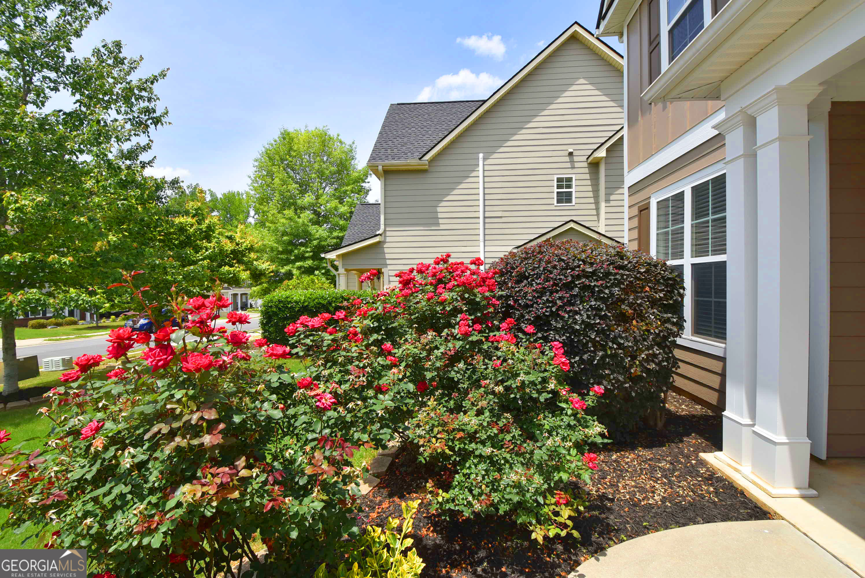 613 Blackburn LN