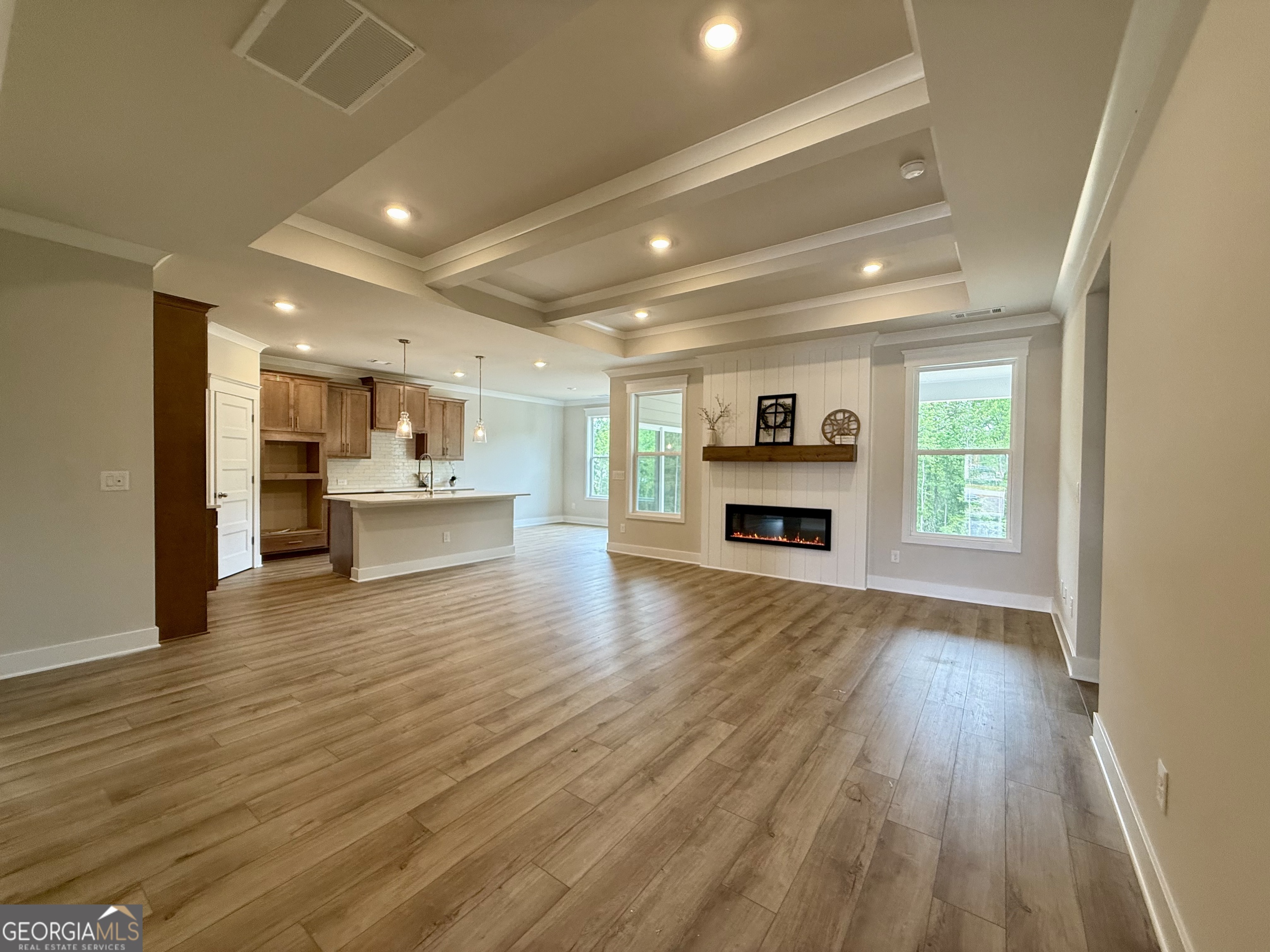 5503 Tullis DR