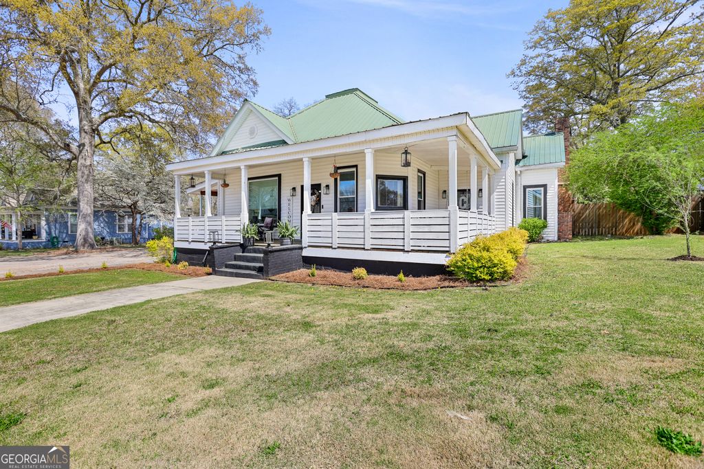 Photo of 213 Johnson St, Hogansville, GA 30230 (MLS # 10699724)