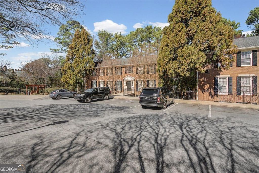 Photo of 1101 Collier Road NW #O1, Atlanta, GA 30318 (MLS # 10693916)