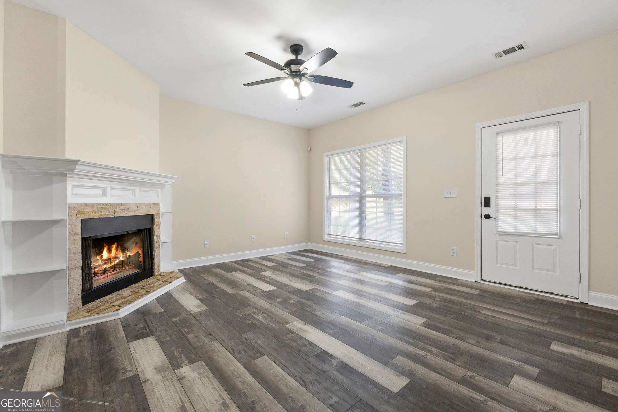 76 Park View DR