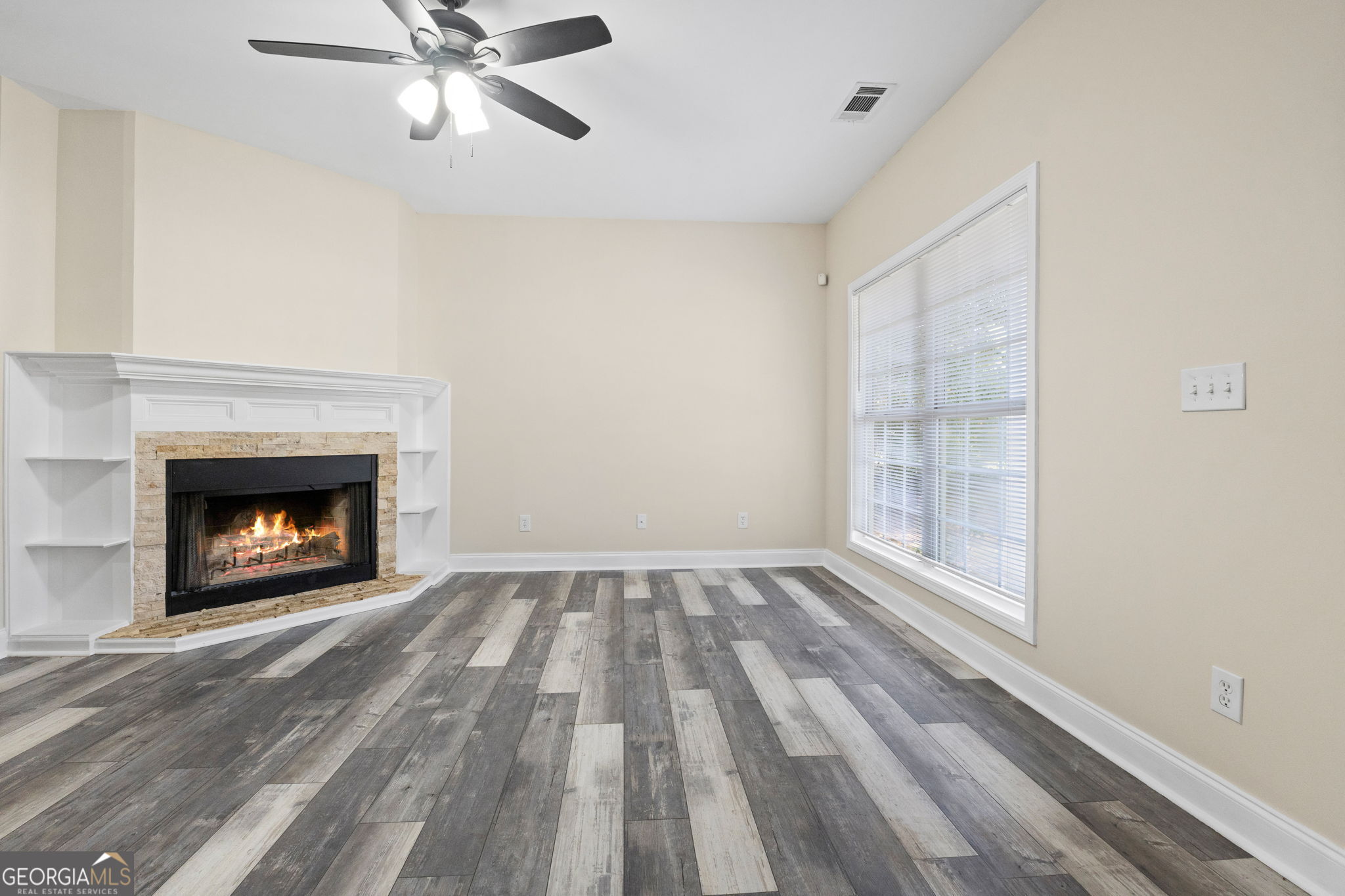 76 Park View DR