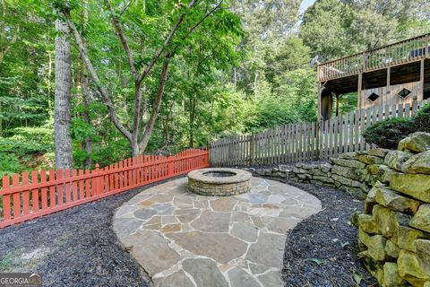 A home in Dacula